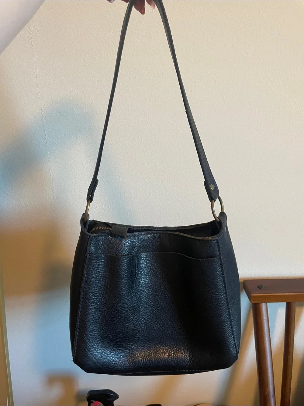 Portland Leather Black Pebbled Leather Triangle Shoulder Bag - Picture 2 of 7